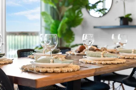 Boho Lakeview Lodge_ Indoor/outdoor pool, table rock lake, Silver Dollar City