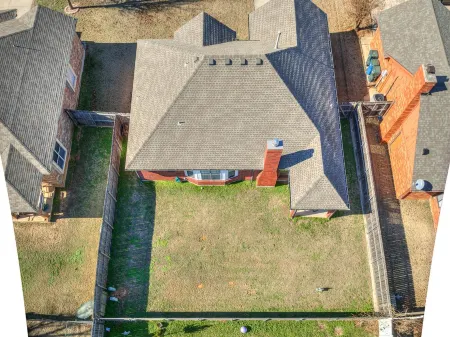 COZY FAMILY SIZED 3 BEDROOM NEAR MIDWEST CITY REGIONAL PARK,TINKER AIRFORCE BASE