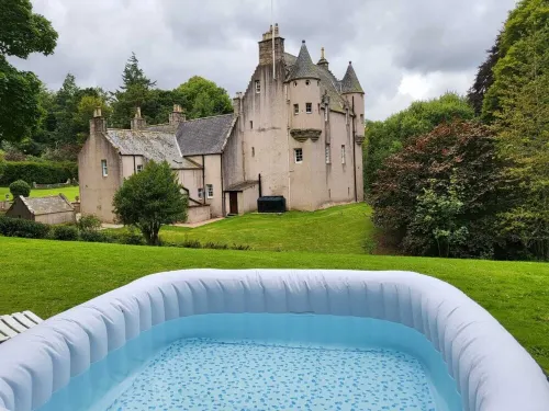 Spacious Cottage in Grounds of Scottish Castle