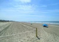 DOG FRIENDLY - Second Row ...Ruff Life beach cottage.