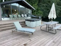 Cozy Cabin on Lake Sutherland with hot tub, huge dock and kayaks!