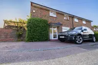 The Secret Garden - West Sussex 개트윅 공항 호텔