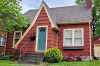 Storybook Cottage House Morehead KY 3 BR1.5 bath Downtown Hospital MSU