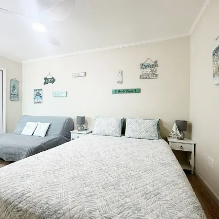 Private Suite · Patio · BBQ · GYM · Beach: 5 Miles