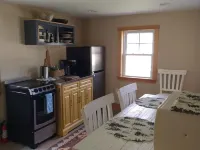 Cozy 4 season waterfront cottage in the white mountains on the bearcamp river! Hotels in Ossipee