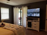 Lakefront Private Resort, Stunning Condo w/golf view, Dog friendly! NO fees!