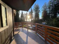 Surrounded by Redwoods with Ocean View & beach access