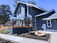 Private Yosemite Lakeview Retreat: Perfect for Groups & Families