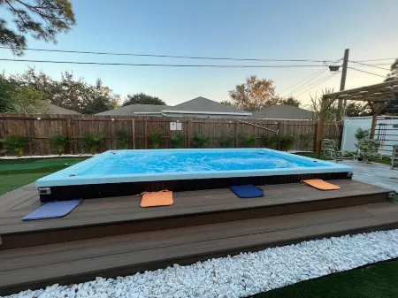 J&K Dream Home in Sarasota near of Siesta Key. Enjoy our modern, renovated house Отели рядом с достопримечательностью «Селери Филдс»