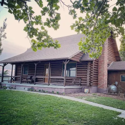 Enjoy a memorable visit when you stay at Spring Branch Cabin. Các khách sạn ở Spring Branch