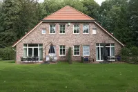 Luxurious Ukena vacation apartment in the count's Karl-Georgs-Forst; dogs welcome