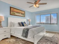 Stylish w/ Ocean View and 2 Balconies, Heated Pool, Centrally Located