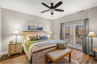 On Mountain Time Condo w/ Hot Tub, 2 Pools, Balcony & Mountain Views