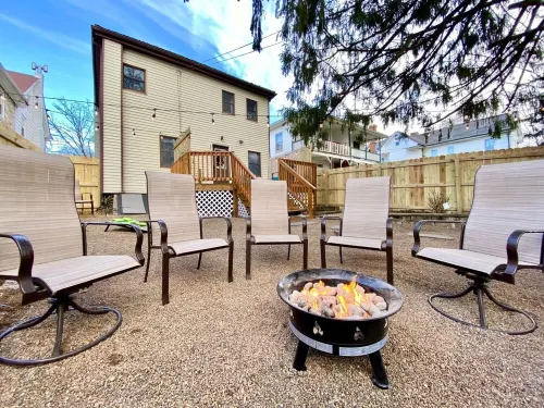 Wowza! Hot Tub, Theater Room + Stock Tank Pool 15 Minutes To Hershey Attractions - Wifi