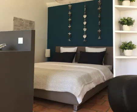 Charming garden house with terrasse and pool