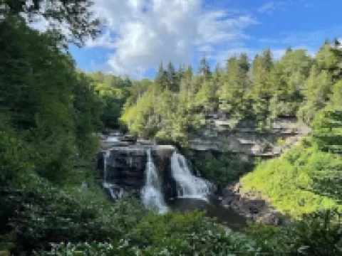 Cozy Mountain Retreat — Close to Slopes & Town