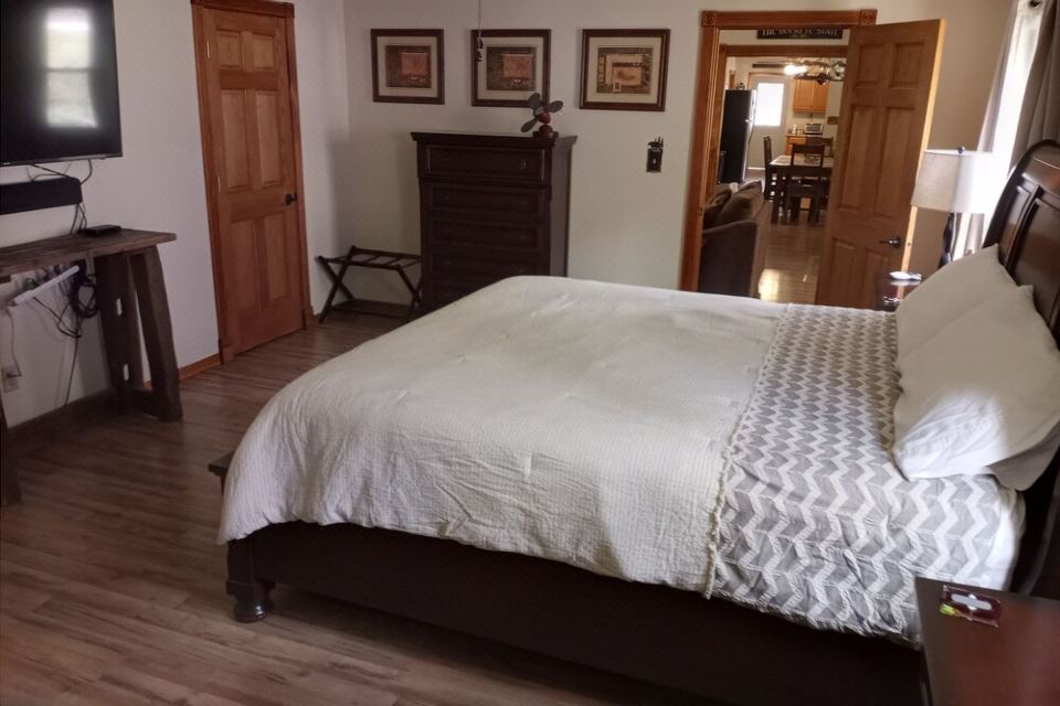 Photo 4 of 6