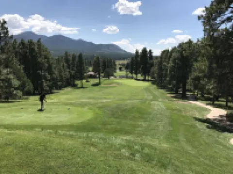 Rustic Luxury Meets Adventure: 4Br Mountain Retreat Near Grand Canyon & Golf