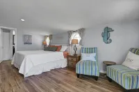 "Island Time", Peaceful 5BR Oceanfront Cottage