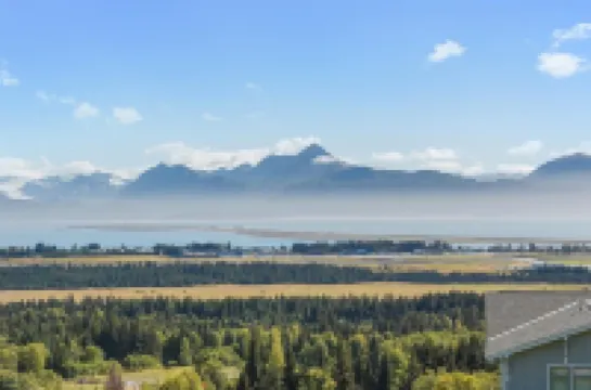 Spacious home w full Kachemak Bay views