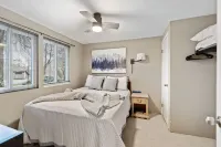 Hidden Valley Mountain Condo - Pool, Golfing, Hiking!