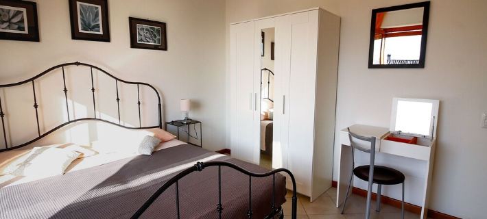 SOLE: Welcoming apartment , relaxation,lake mountains  olive grovess... Hotels in Brenzone sul Garda