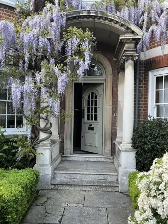 Exclusive Apartment with terrace, garage, gym in Georgian Residence well located