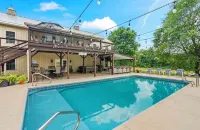 Barndominium! Pool, HotTub, Slide, Mini B-Ball Court/Nerf Arena, Theater, 2 Bars - Swimmingpools