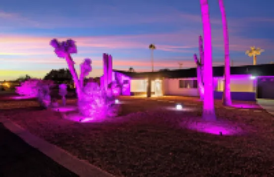 The PinkPalm 3,  Heated Pool!, 6 min to Old Town!