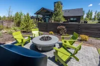 PERFECT WINTER GETAWAY! Heated Pool, Shuttle to Skiing and Downtown, Hot Tub. Hotel in zona Widgi Creek Golf Club