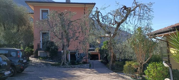 Stella cozy apartment, garden, lake, mountain relax, pets allowed Hotels in Brenzone