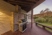 Spacious 5,000+ sq ft house, Close to PDX Airport