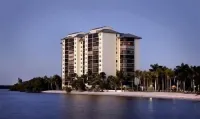 Beachfront Corner Unit w/ Sunset views at Sanibel Harbour
