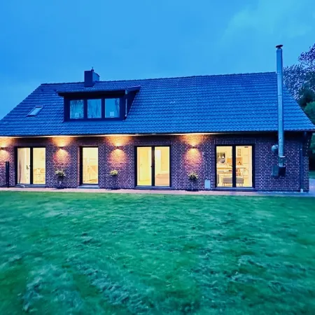 "Alle_zusammen" - Modern and bright vacation apartment with large garden