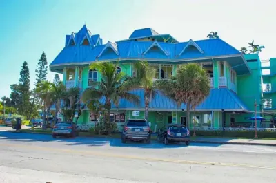 Prime location on Pass-A-Grille Beach! Everything you need is here! Hotels near Pass A Grille Dog Beach