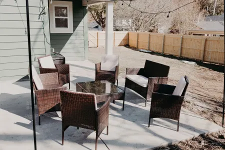 Van Winkle's Secret/Speakeasy (Hidden Room)