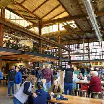 King Bed, Fenced Yard, Parking, TV’s in All Rooms! Near Parks Others