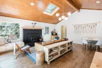 Mountain mod cabin w/ EV charging - Fernwood