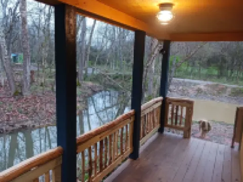 "Ridge Haus" Tiny Cabin on the Creek at Waldbaden