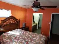 Laguna Madre Getaway 鄰近Oso Bridge Plaza的酒店