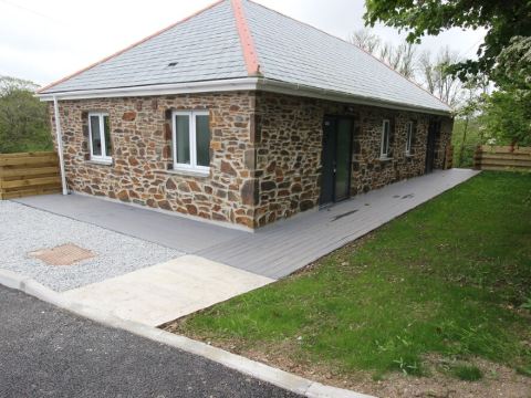 Private spacious house 5 mins by car to the beach