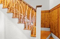 Beautifully Restored Craftsman Home - Downtown Weaverville - Fenced Pet Yard
