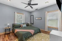 Brand New/ATV Trailer Parking/ 5 min to Miguel's