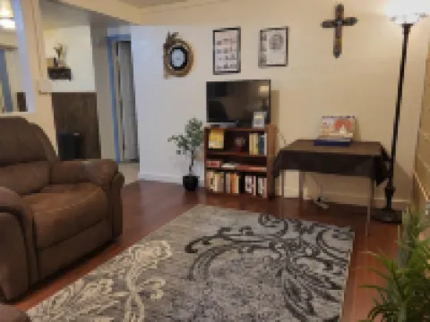 The Cactus Rose - A Spacious Retreat