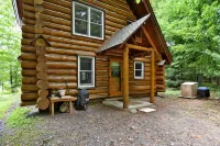 Cozy Lakefront Cabin, Dock + Trails : Trails Lodge