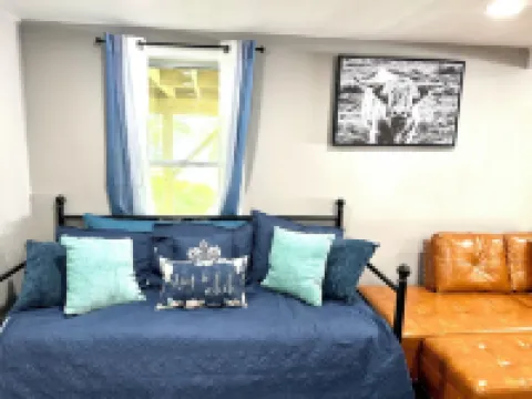 Lakefront House Hotels in Windham