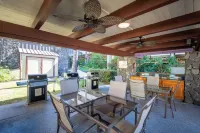 Central AC Ocean & Mountain View 2-Bedroom 2-Bath Condo Across Magic Sands Beach