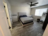 Pet Friendly Adventure Home Hôtels à proximité de : Maurices (Renaissance Square)