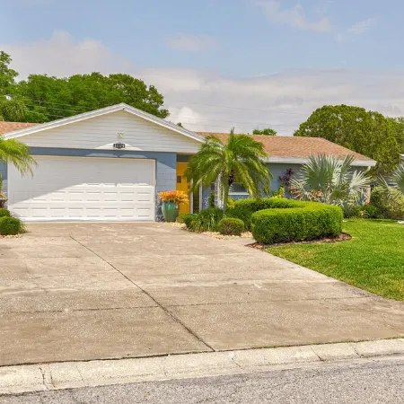 SPACIOUS RANCH HOUSE  TO ENJOY THE TAMPA BAY- CLEARWATER AREA