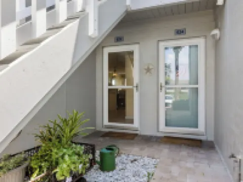622 Oceanfront Surf Villa: Calm & Cozy Retreat with Vintage Charm by the Sea Hoteles en Sawgrass